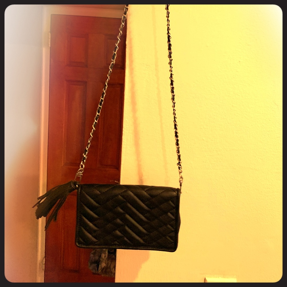 Black clutch